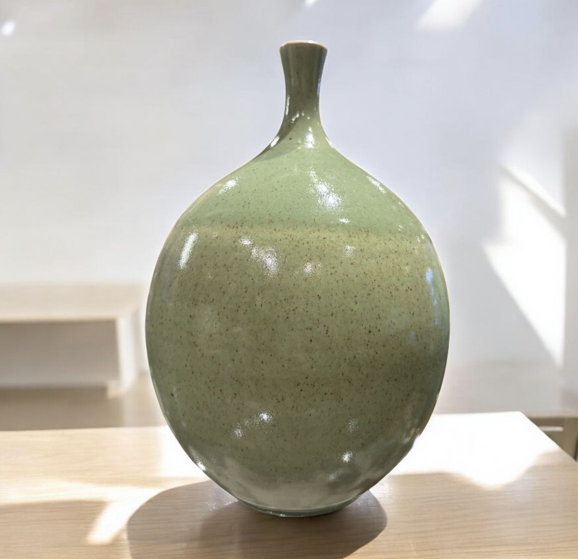 Hartman Medium Bottle Vase Junco with Green