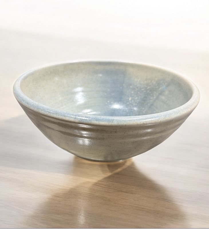 Hartman Medium Round Bowl Junco with Blue