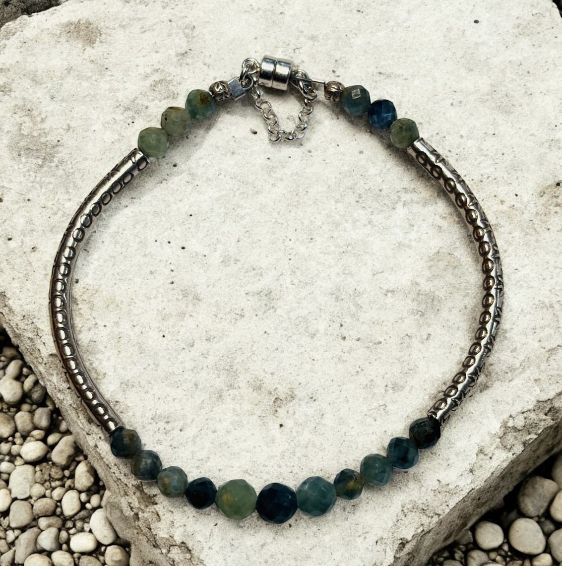 DT Jewels Bracelet Kyanite and Silver Bar