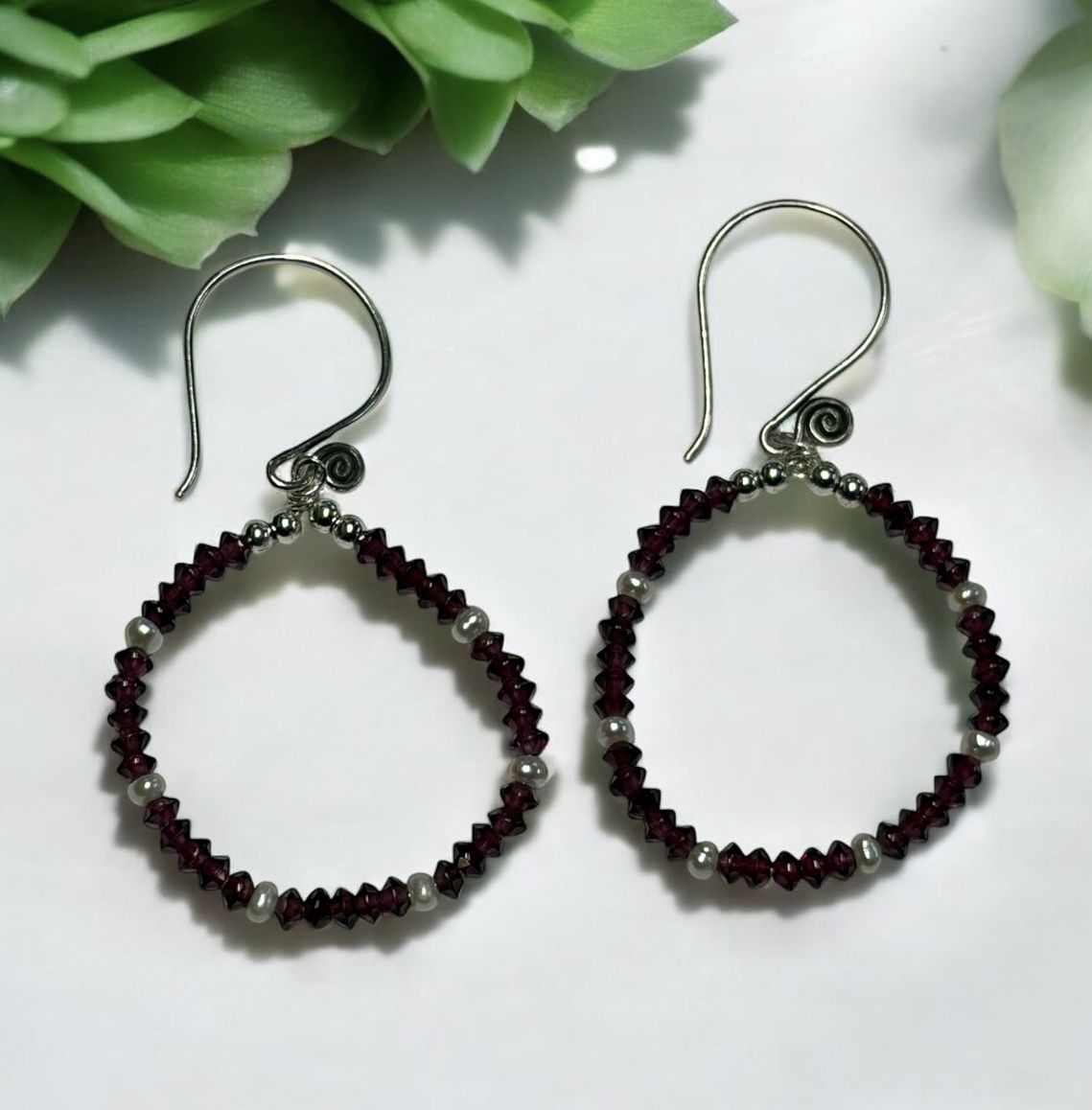 DT Jewels Earrings Garnet Hoops