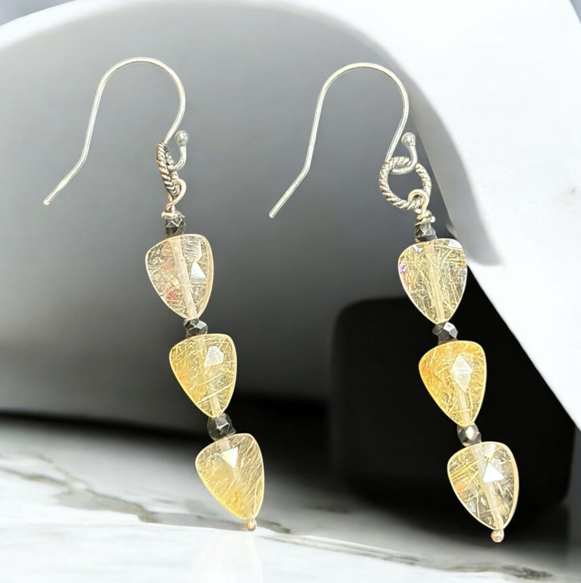 DT Jewels Earrings Quartz Triangle Drops
