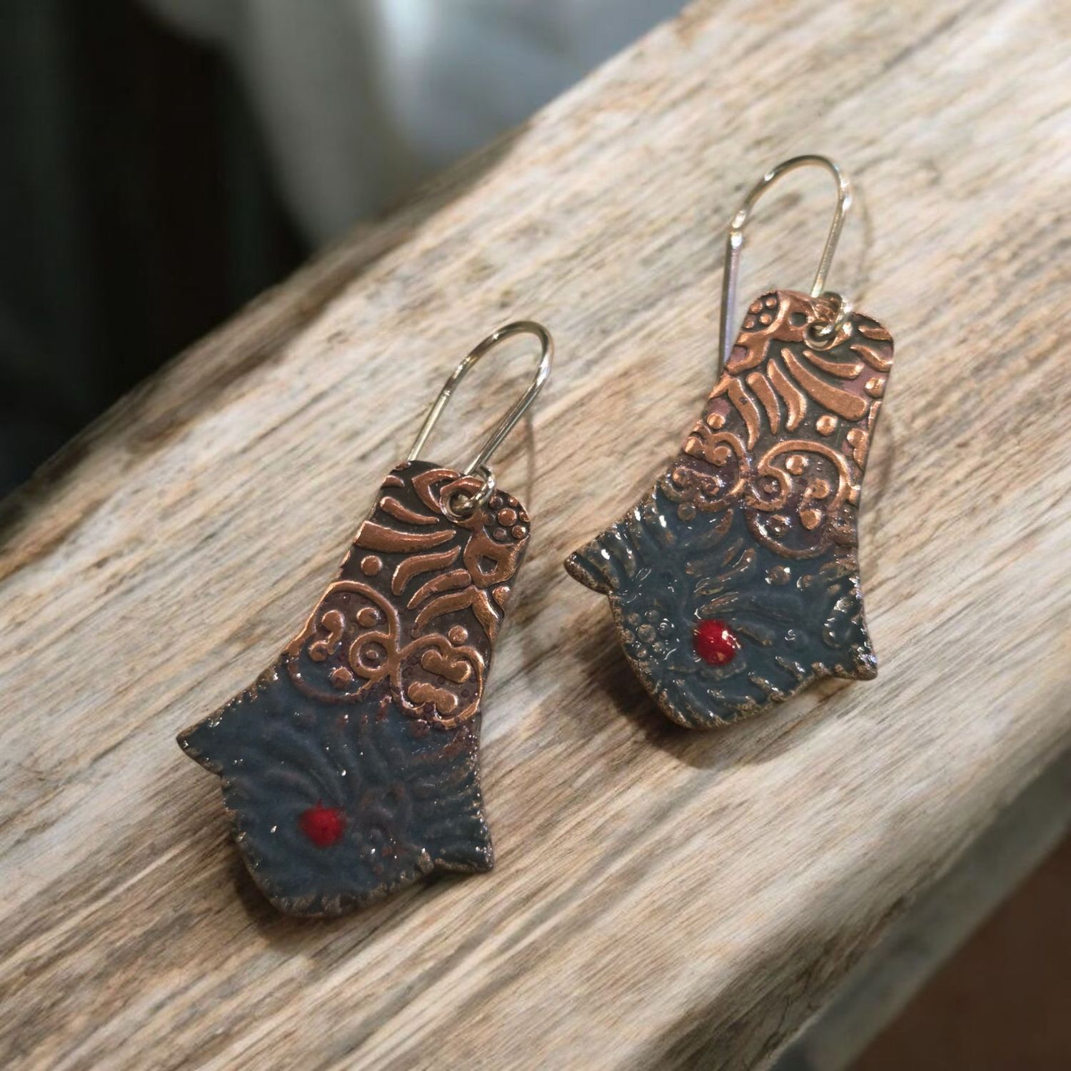 O&#39;Brien Cooper Bell Flower Gray Enamel with Red Dot