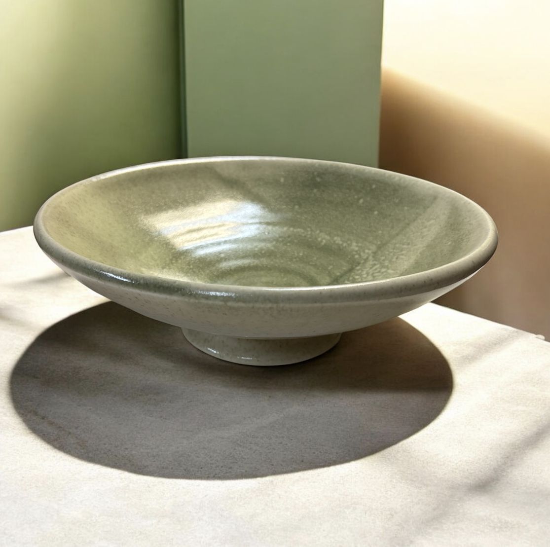 Hartman Pedestal Bowl Junco with Green