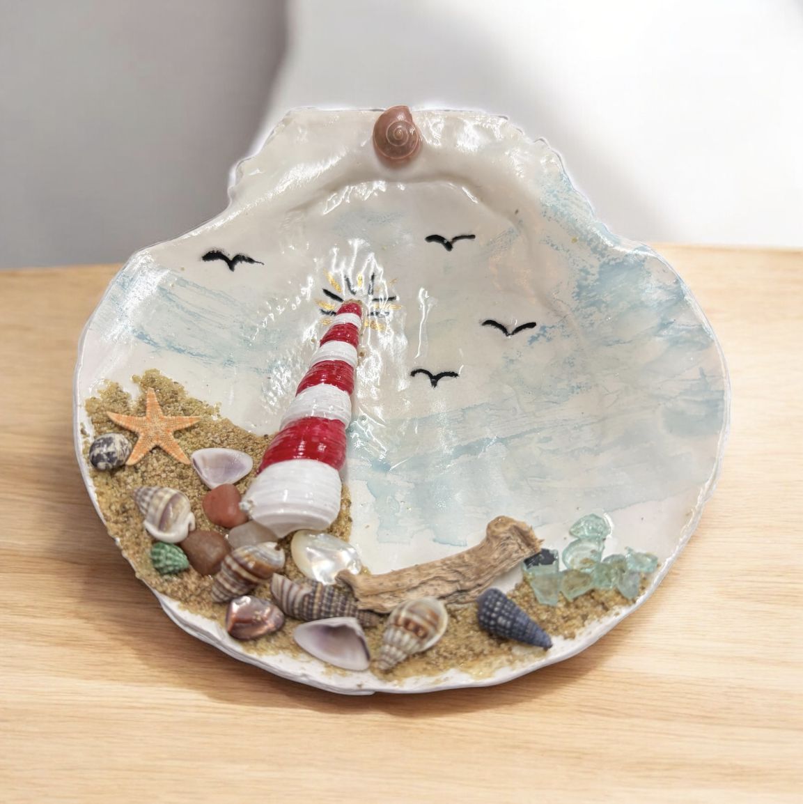 Wilson Clam Shell Trinket Dish Red Lighthouse II