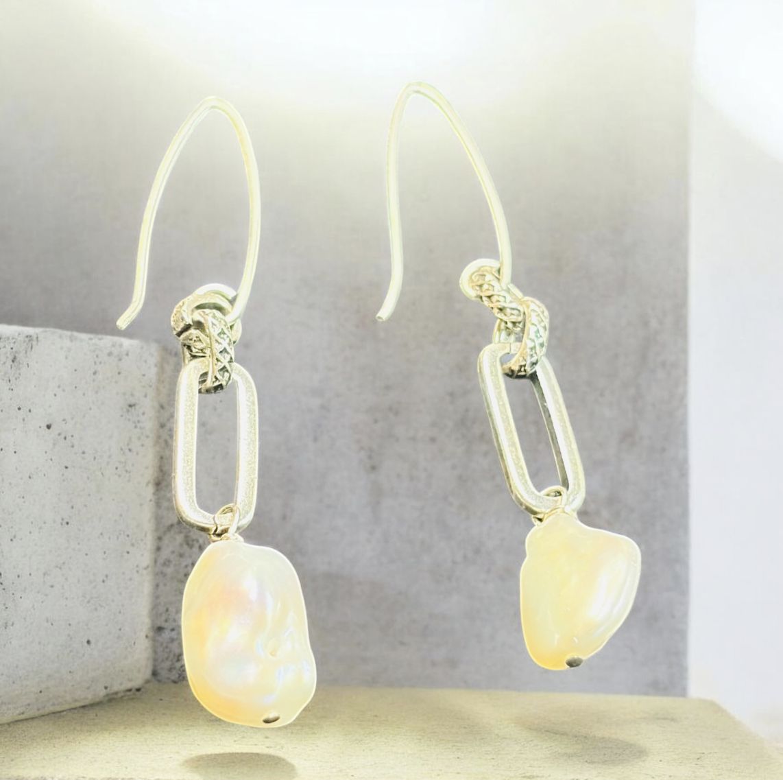 Robb Earring Natural Pearl on Sterling Chain Link