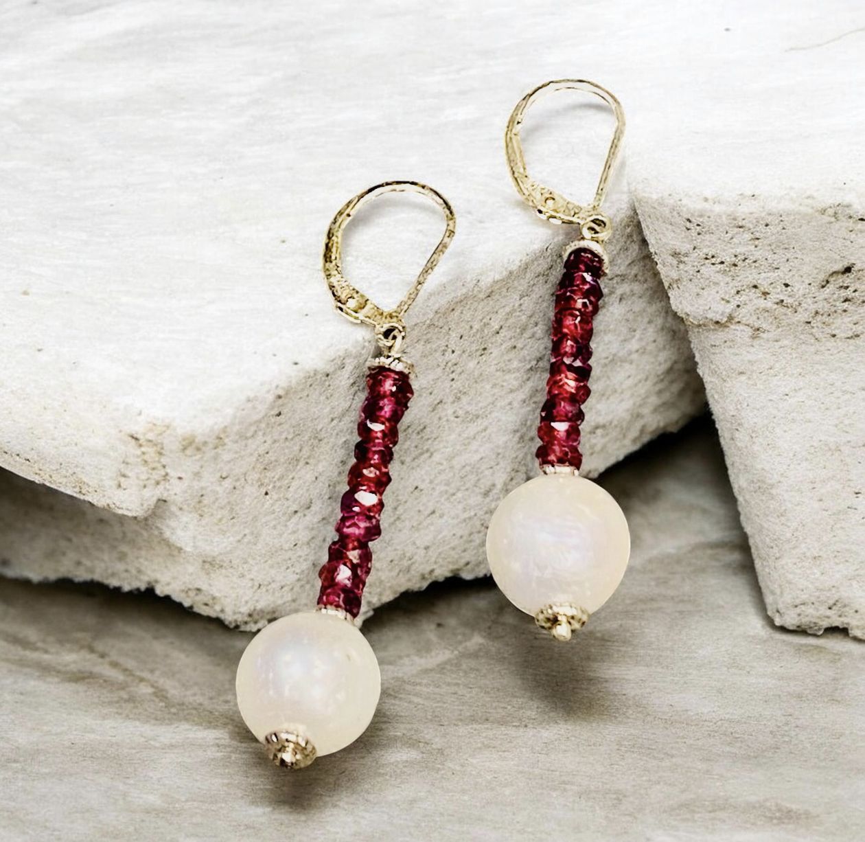 Greenhood Earring Stacked Garnet with White Pearl