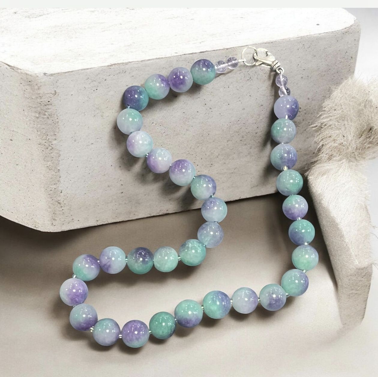 Greenhood Necklace Round Jade Stones