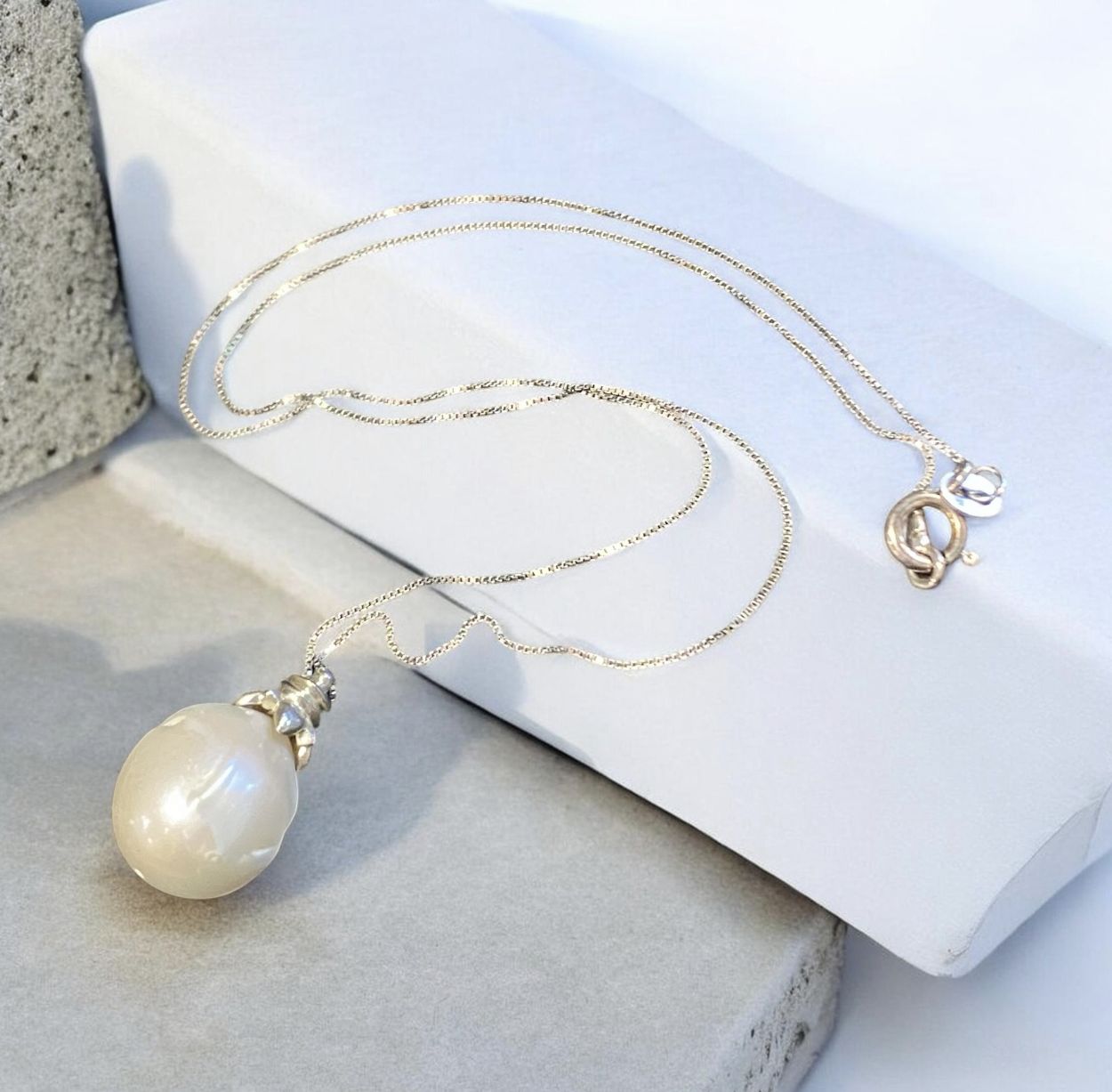 Greenhood Necklace Freshwater Baroque Pearl with Flower Cap