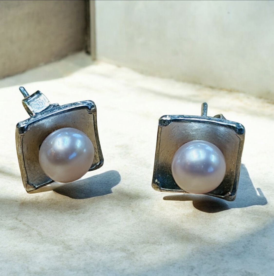 Keleher Earrings Square Posts with Pink Pearl Small