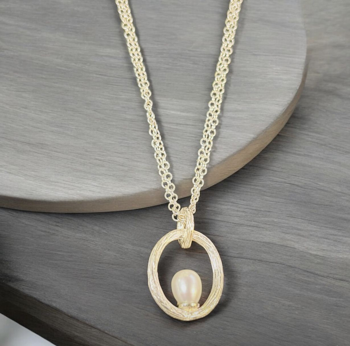 Keleher Necklace White Pearl in "Nest"