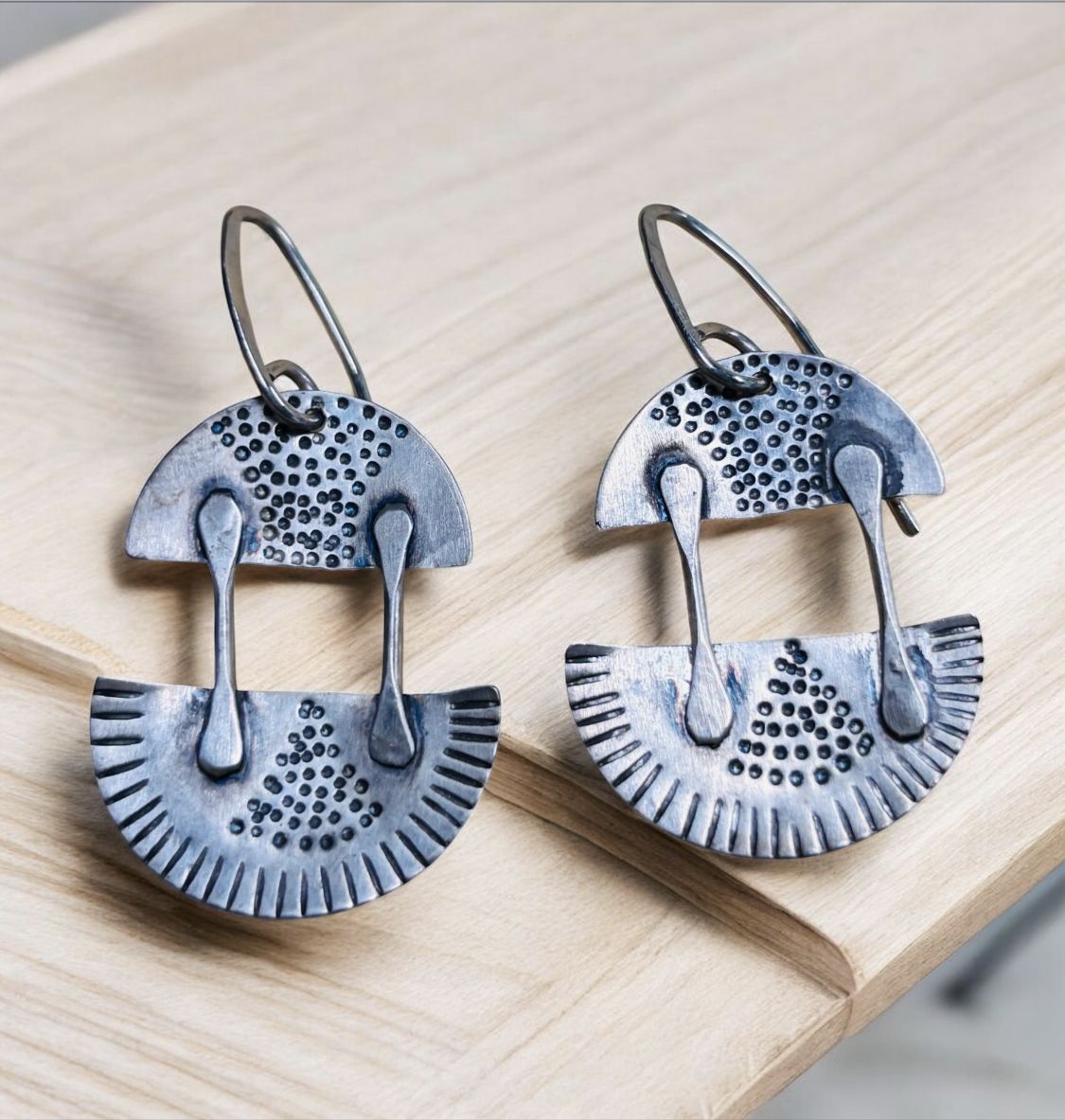 Gonzales Ear Divided Disc