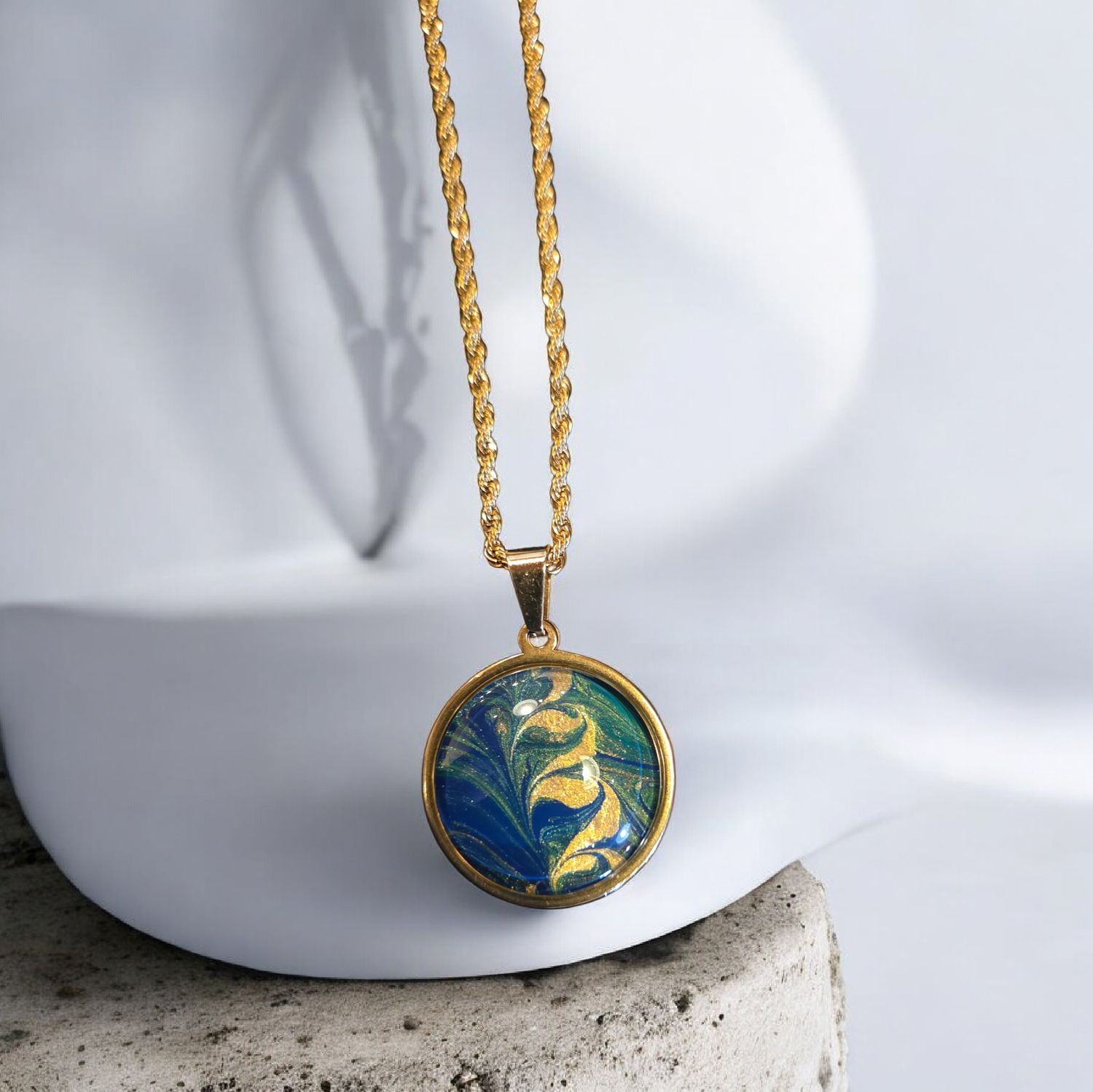 Stevenson Necklace Green and Gold Swirl