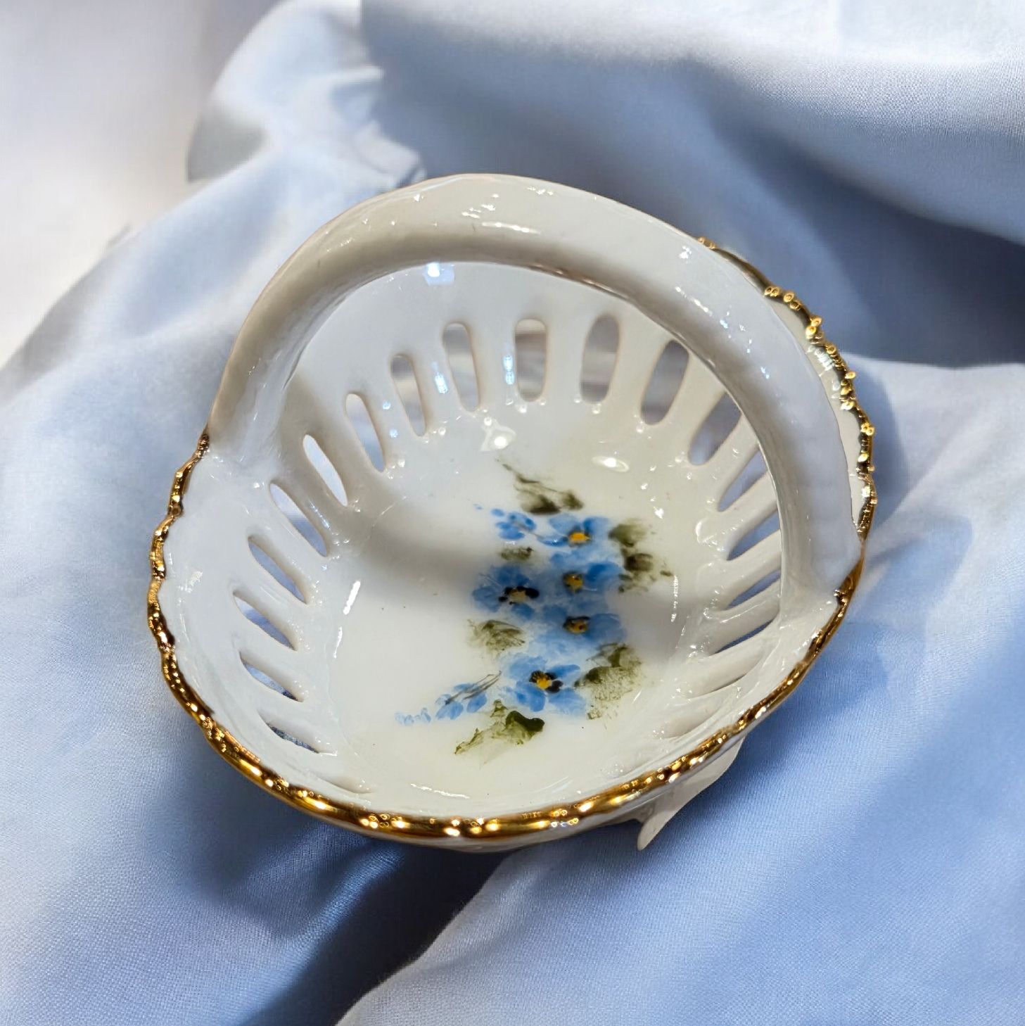 Ritz Porcelain Mini Basket with Gold Borders