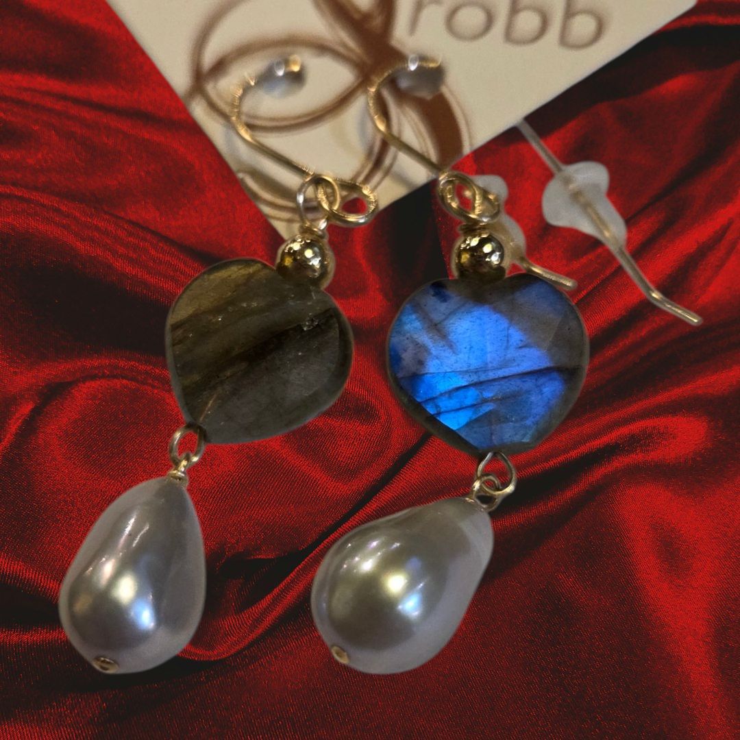 Robb Earring Labradorite Hearts with Freshwater Pearl