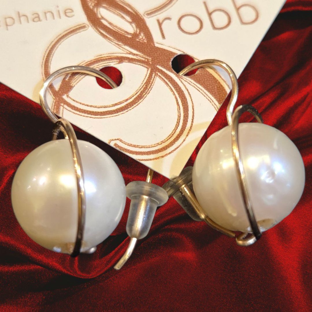 Robb Earring Large White Pearl Gold Fill Orb