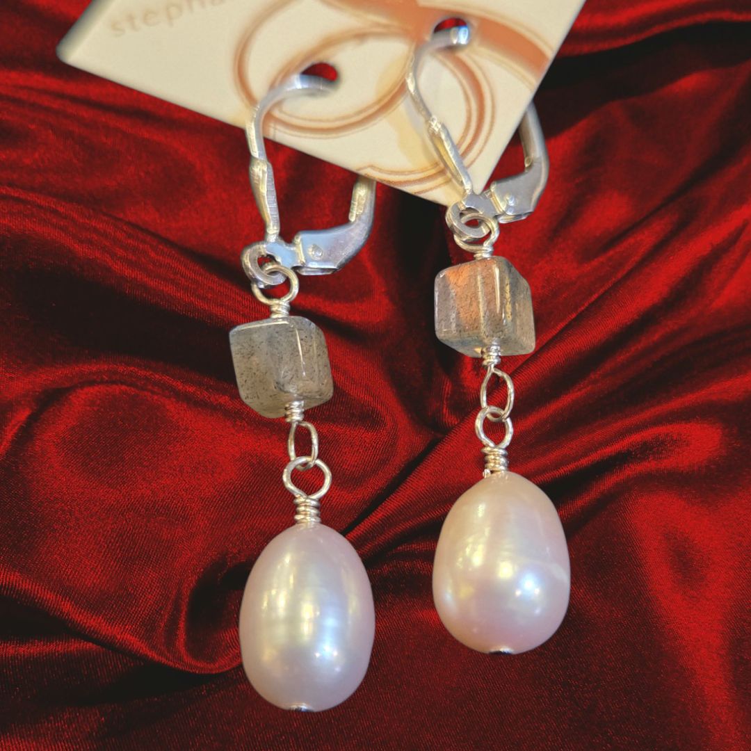 Robb Earring Labradorite Cube and Pearl