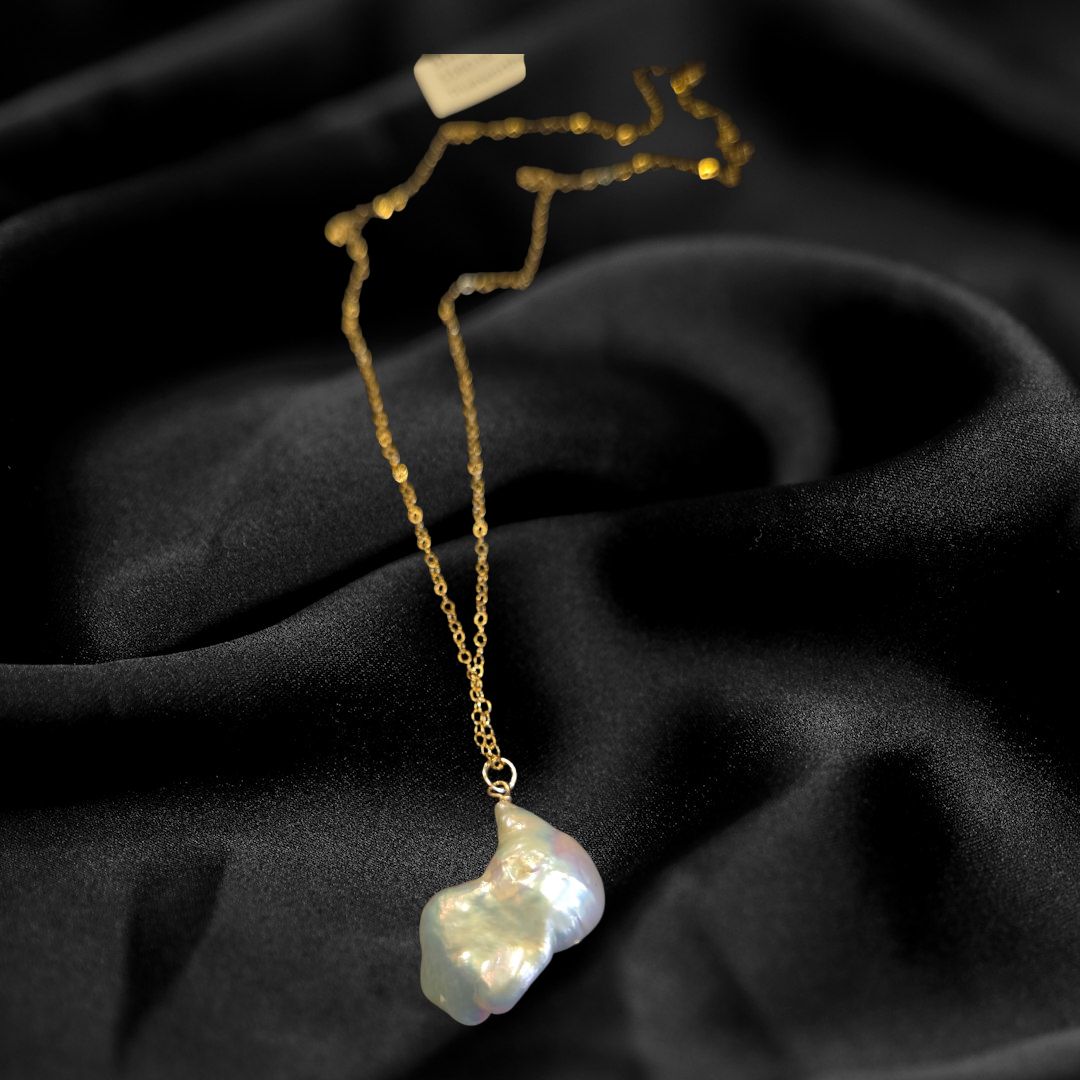 Trueworthy Necklace Baroque Pearl on GF Chain