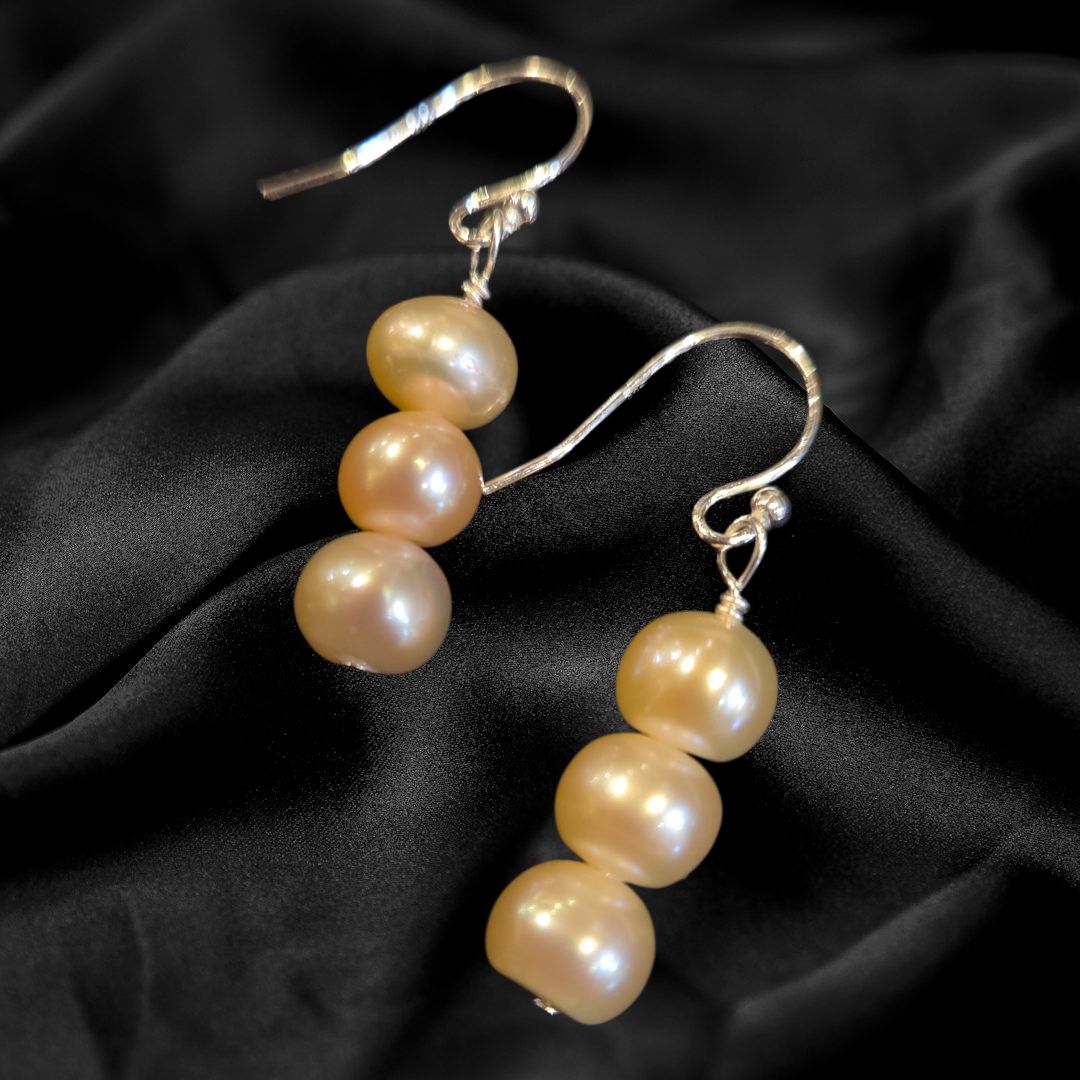Trueworthy Earring Triple Peach Pearls