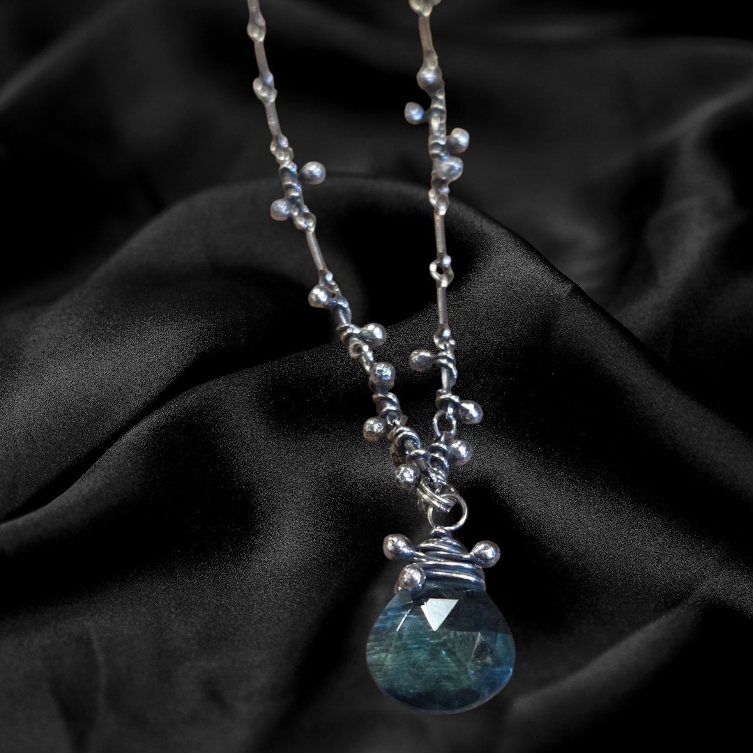 Zuzko Necklace Swarm Aqua Quartz Small