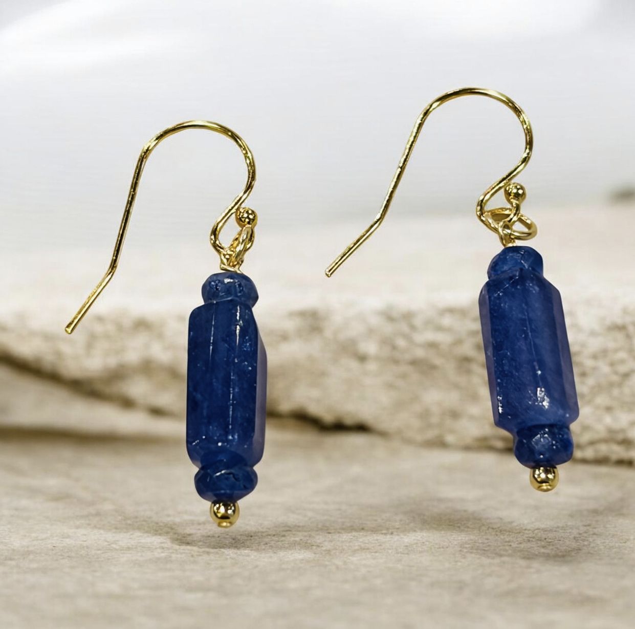 DT Earring Tanzanite Drop