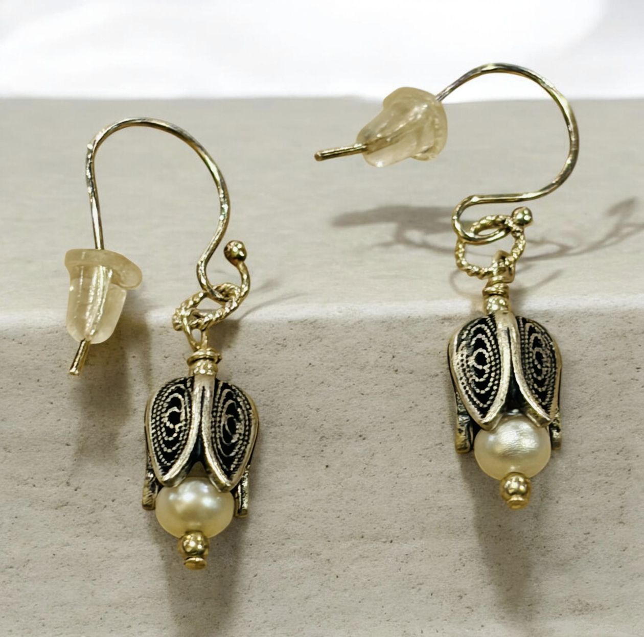 DT Earring Silver Flowers with FW Pearl