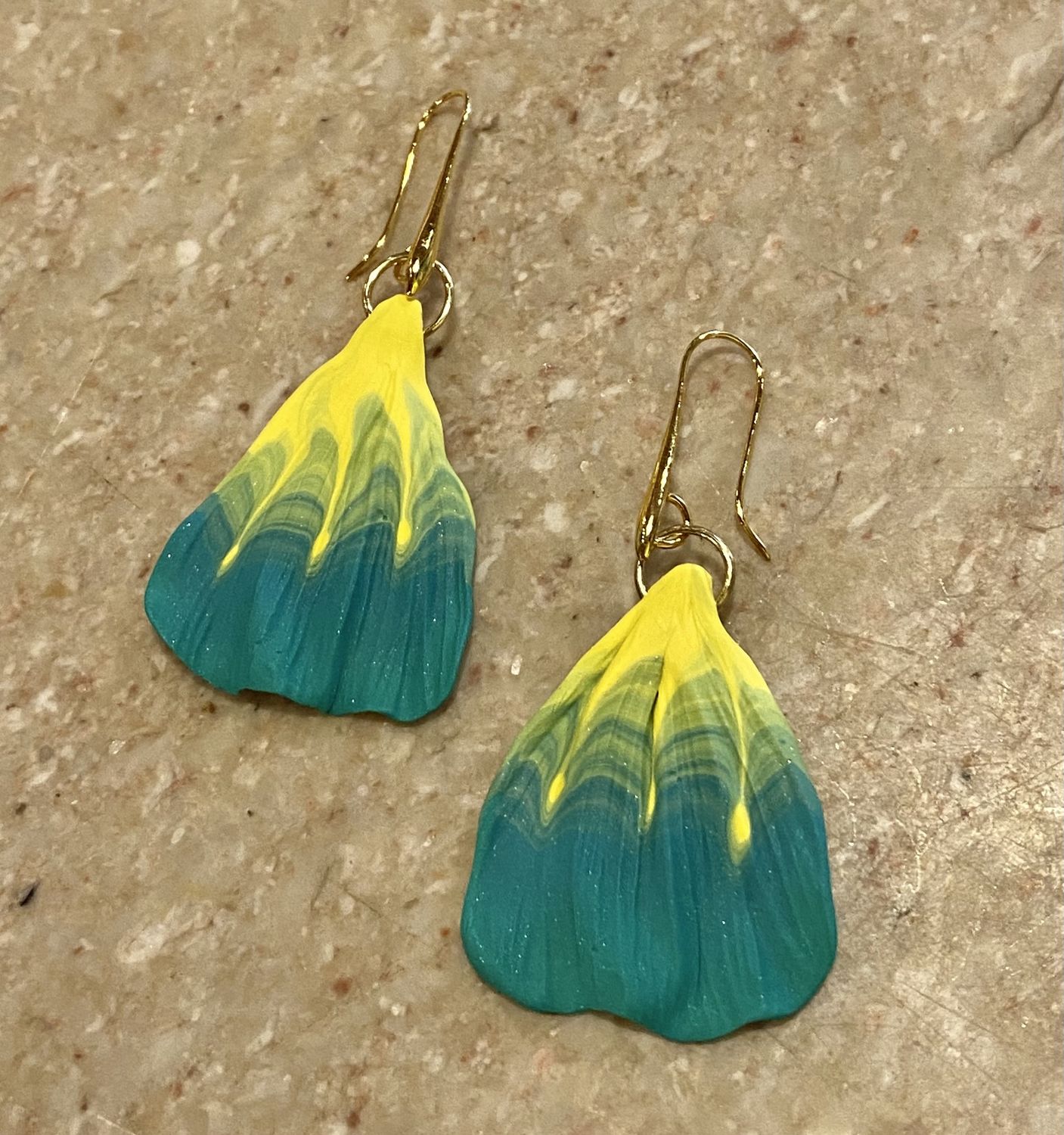 Most Earring Yellow, Green, Blue Fins