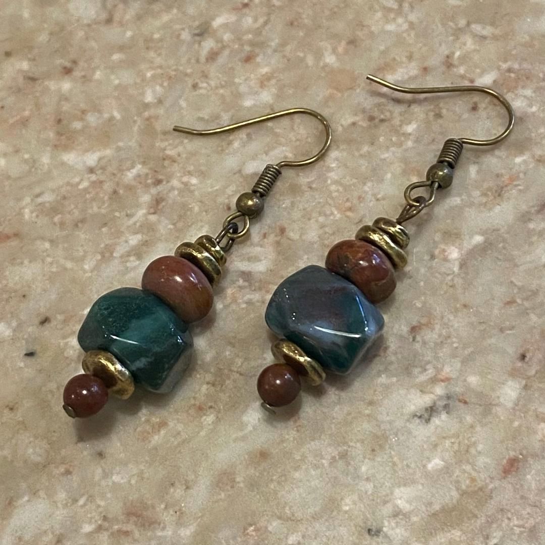 Ormsby Earring Dark Green Stone w/ Red Stones