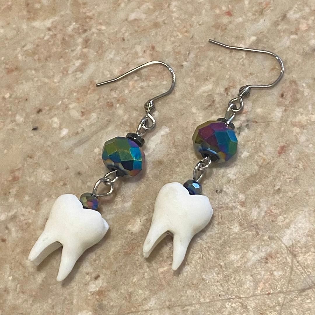 Ormsby Earring Iridescent Crystal &amp; Teeth