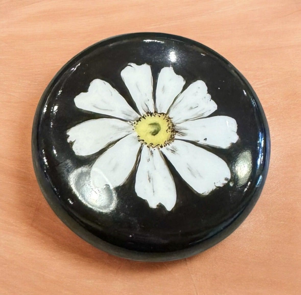 Ritz Porcelain Paperweight w/ Daisy