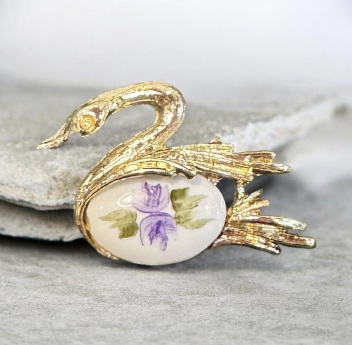 Ritz Porcelain Swan Pin w/ Violets