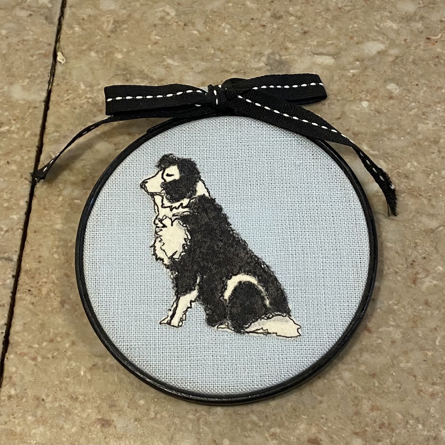 Yvonne Mini Hoop Collie 4"
