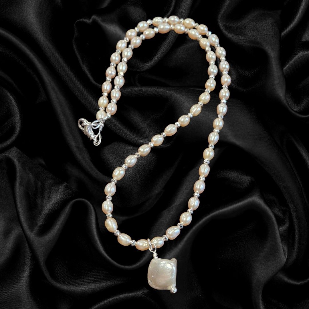 Very Visser Necklace Pink Freshwater Pearls with Baroque Pearl Drop