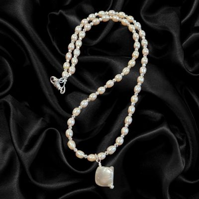 Very Visser Necklace Pink Freshwater Pearls with Baroque Pearl Drop