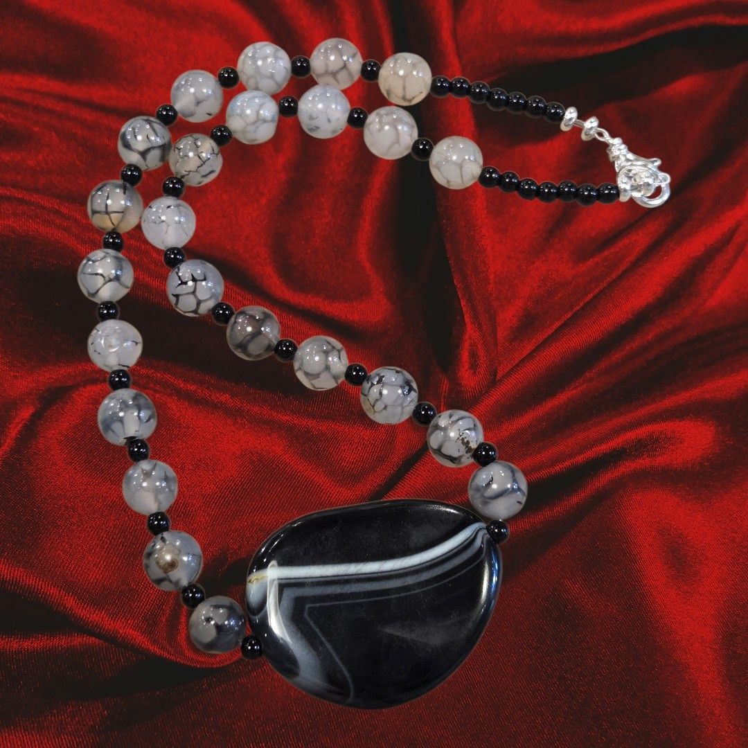 Very Visser Necklace Rutilated Beads with Large Black Glass Oval