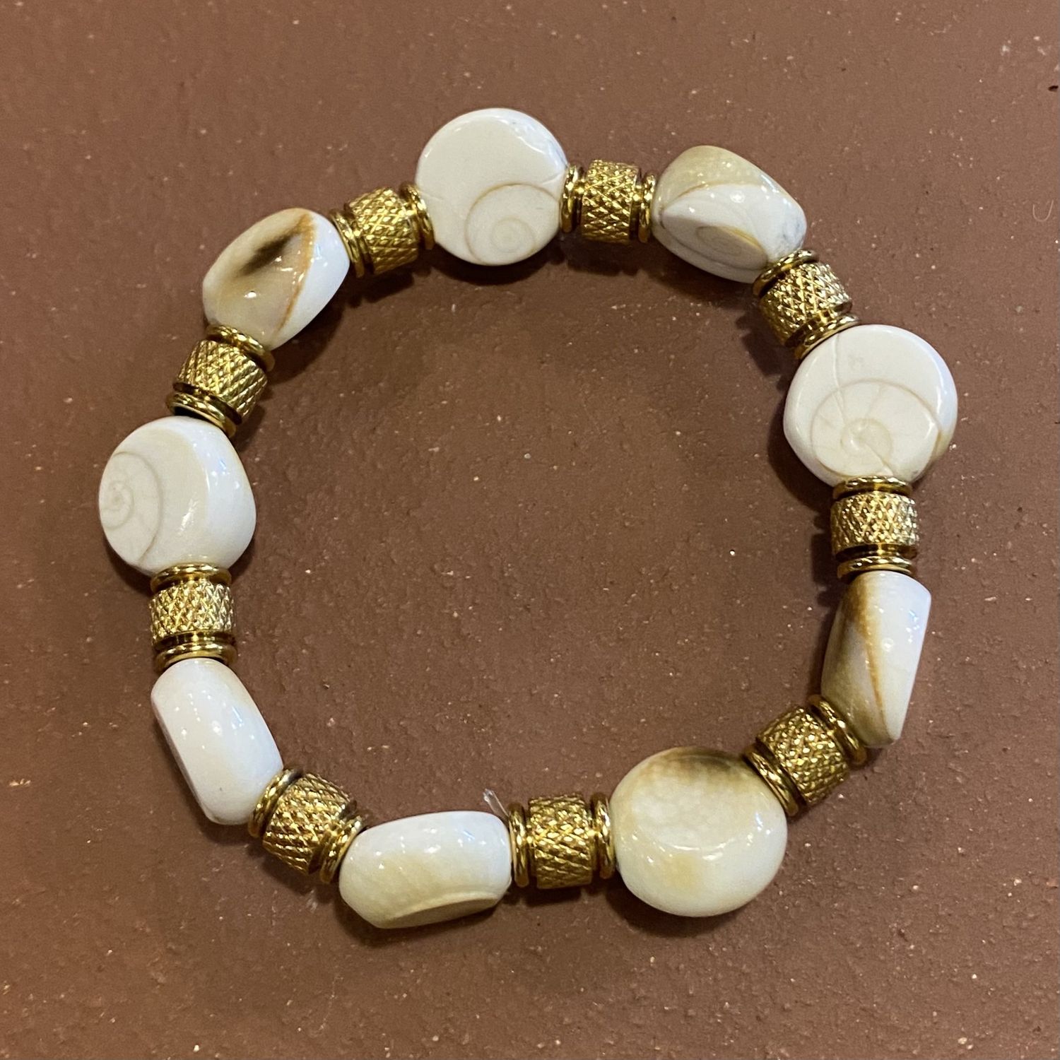 Gerber Bracelet Shells w/ Gold Textured Beads