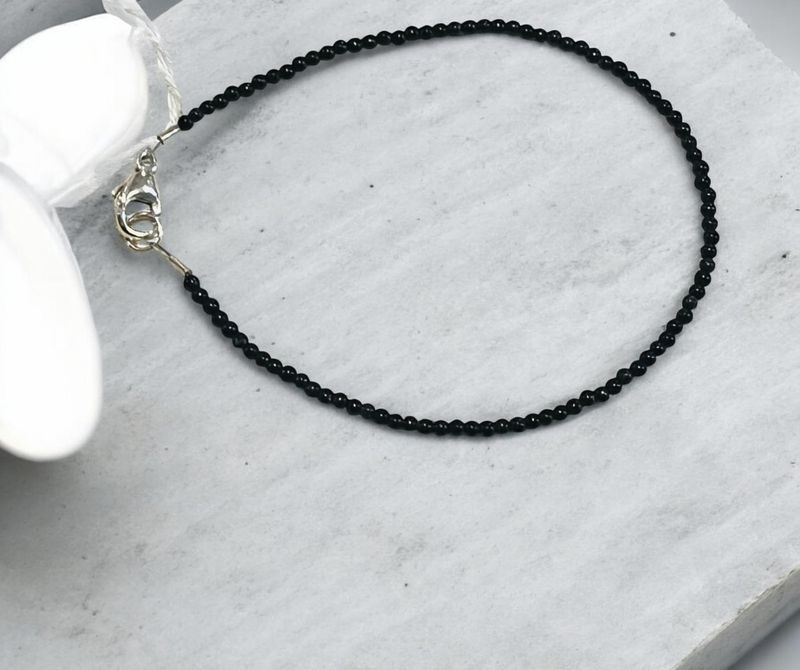 Trueworthy Bracelet Tiny Faceted Black Onyx