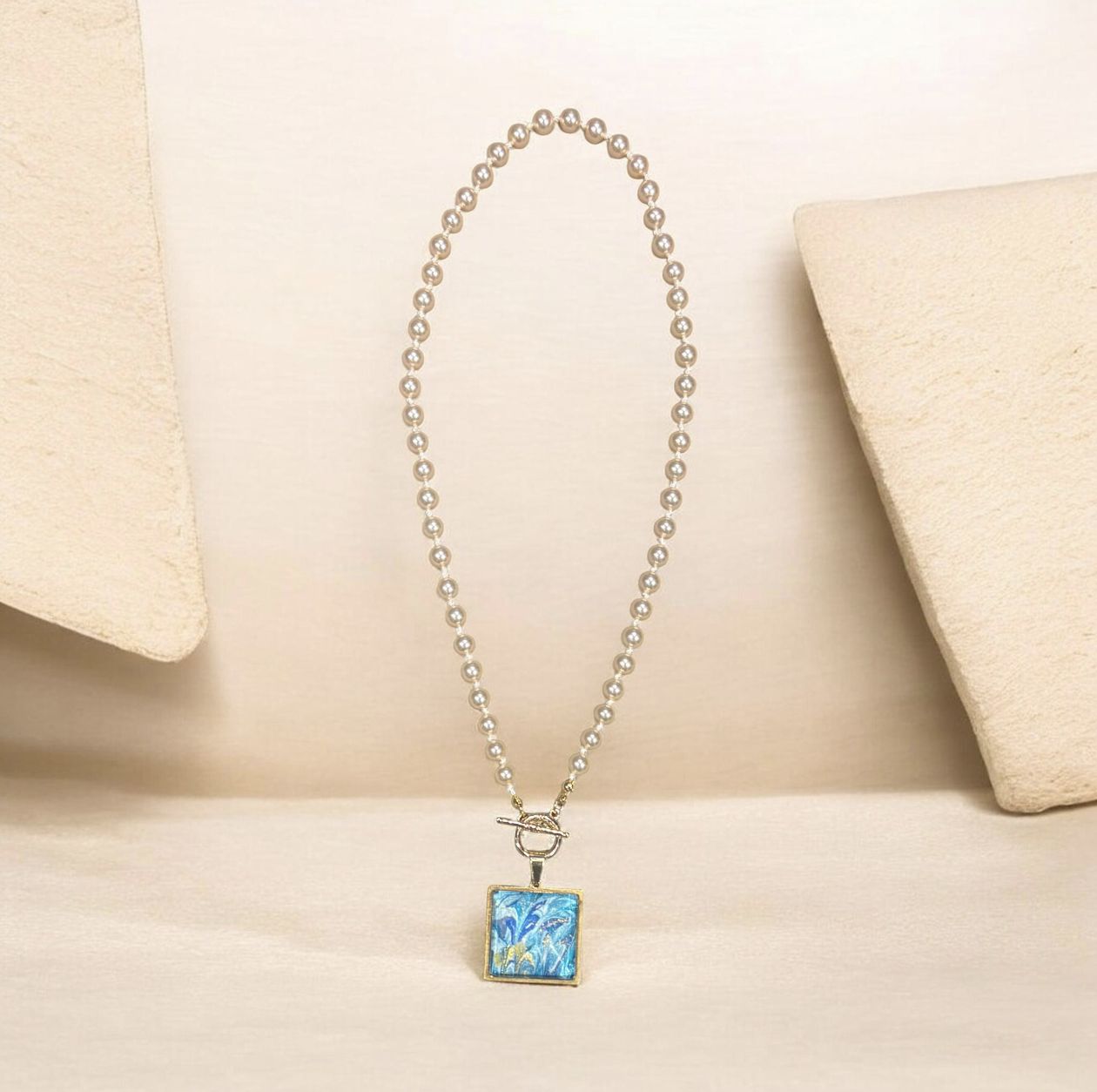 Stevenson Necklace Pearl Square Blue Feathers
