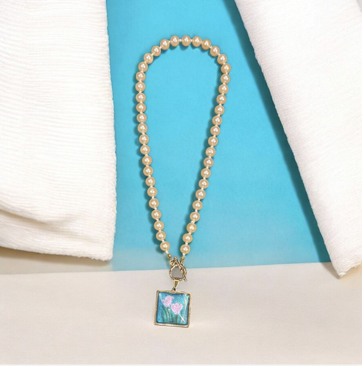 Stevenson Necklace Pearl Square Pink Tulips