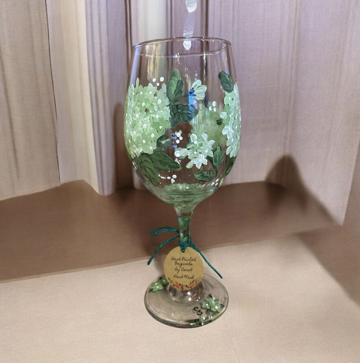 Snyder Hand Painted 20 oz Wine Glass Green Hydrangea