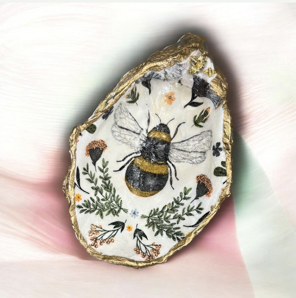 Wilson Oyster Shell Trinket Dish Honeybee