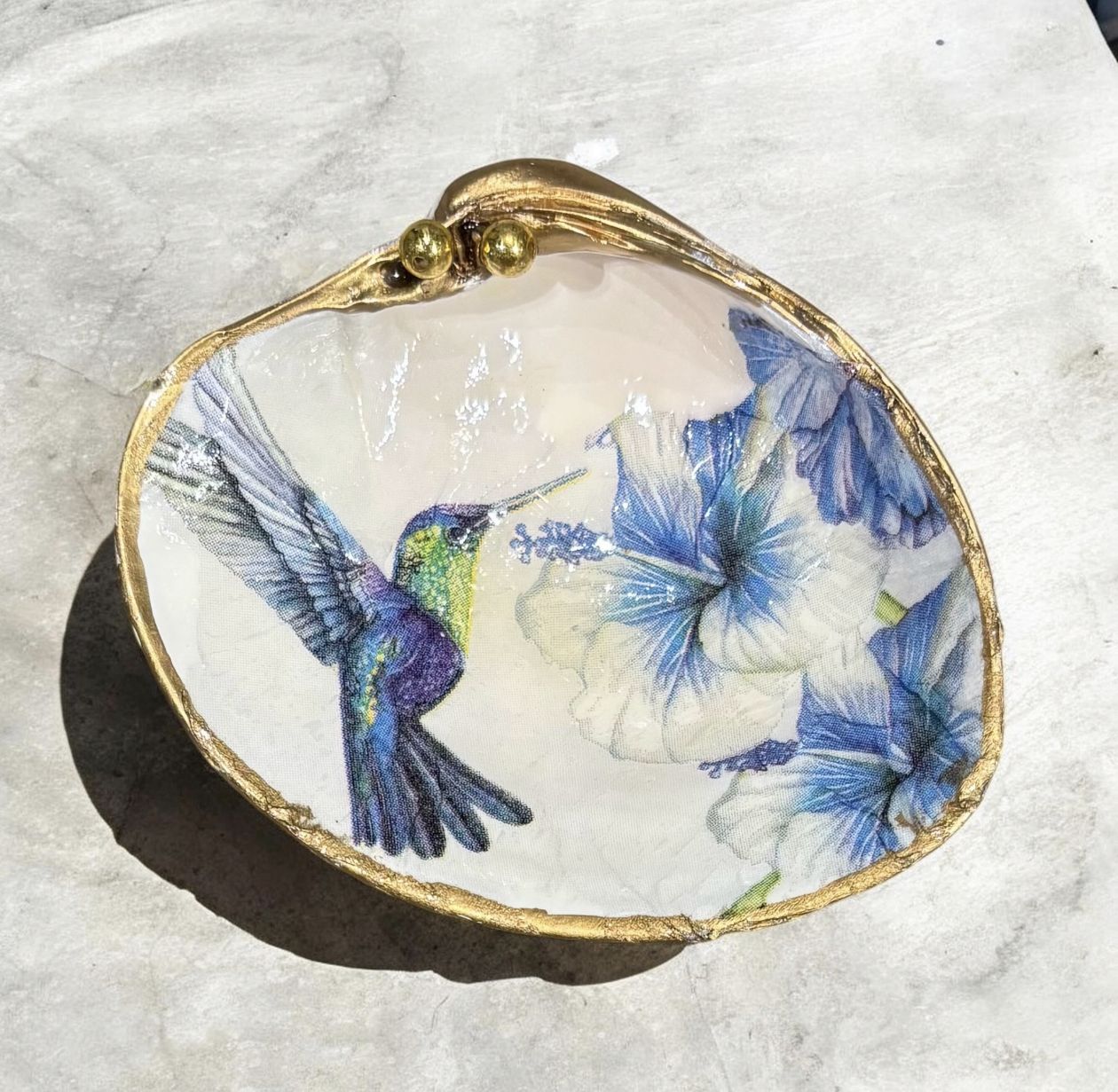Wilson Clam Shell Trinket Dish Blue Hummingbird