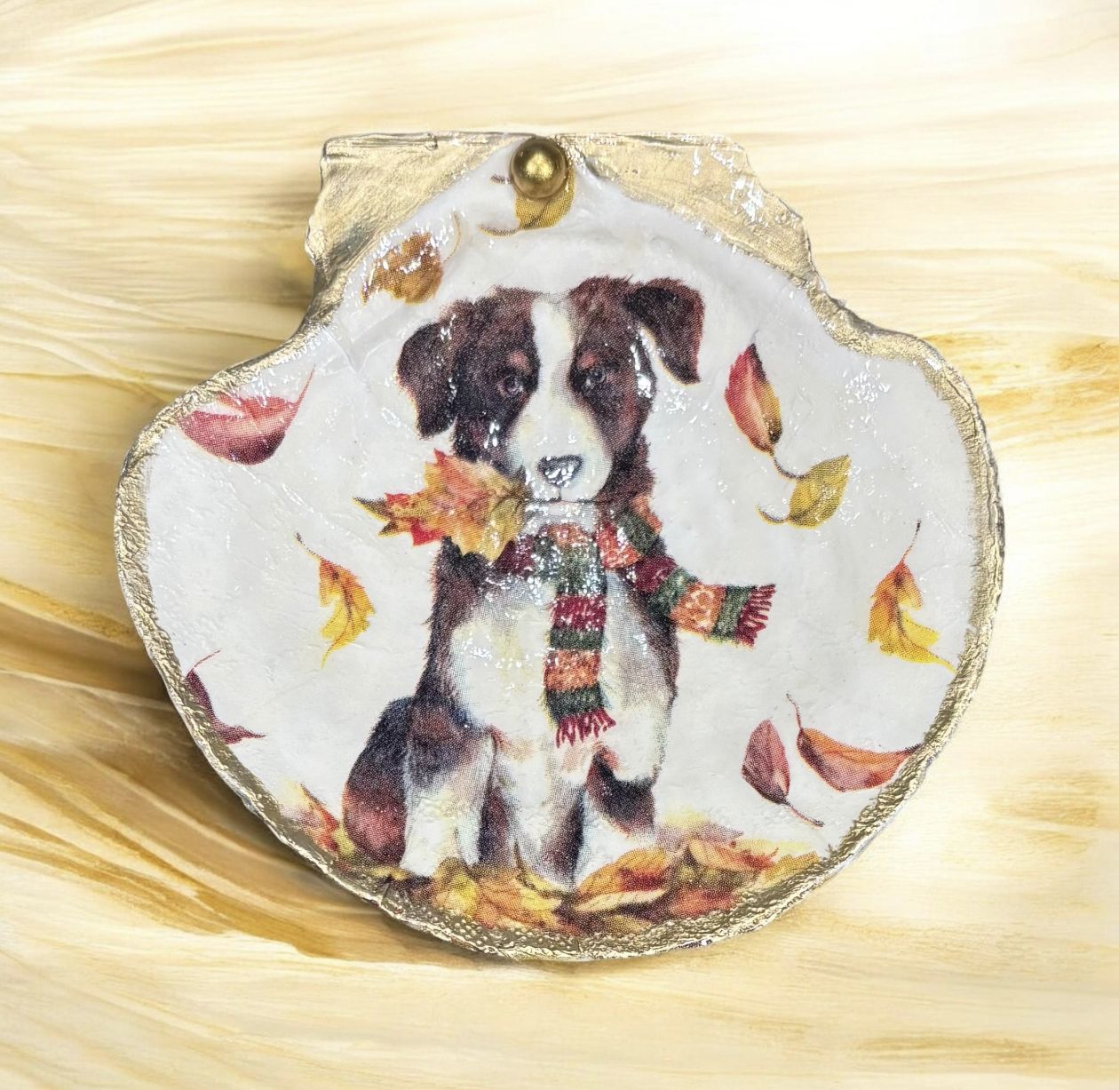 Wilson Scallop Shell Trinket Dish Fall Dog in Leaves