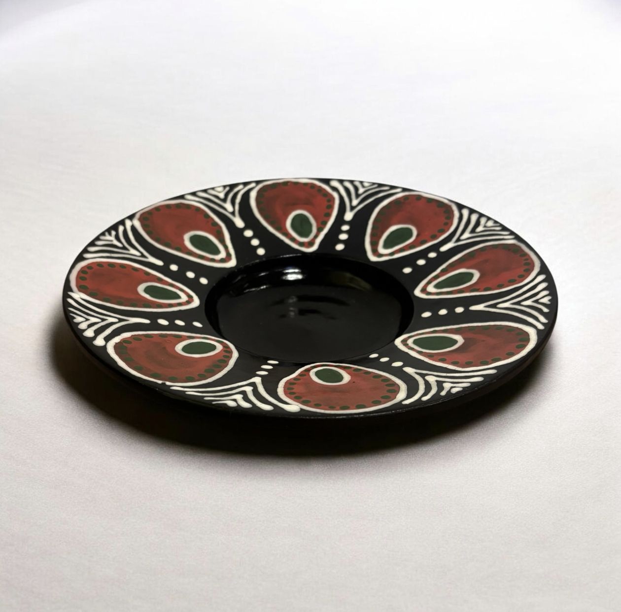 Okechukwu Plate Avocado Red Green 57