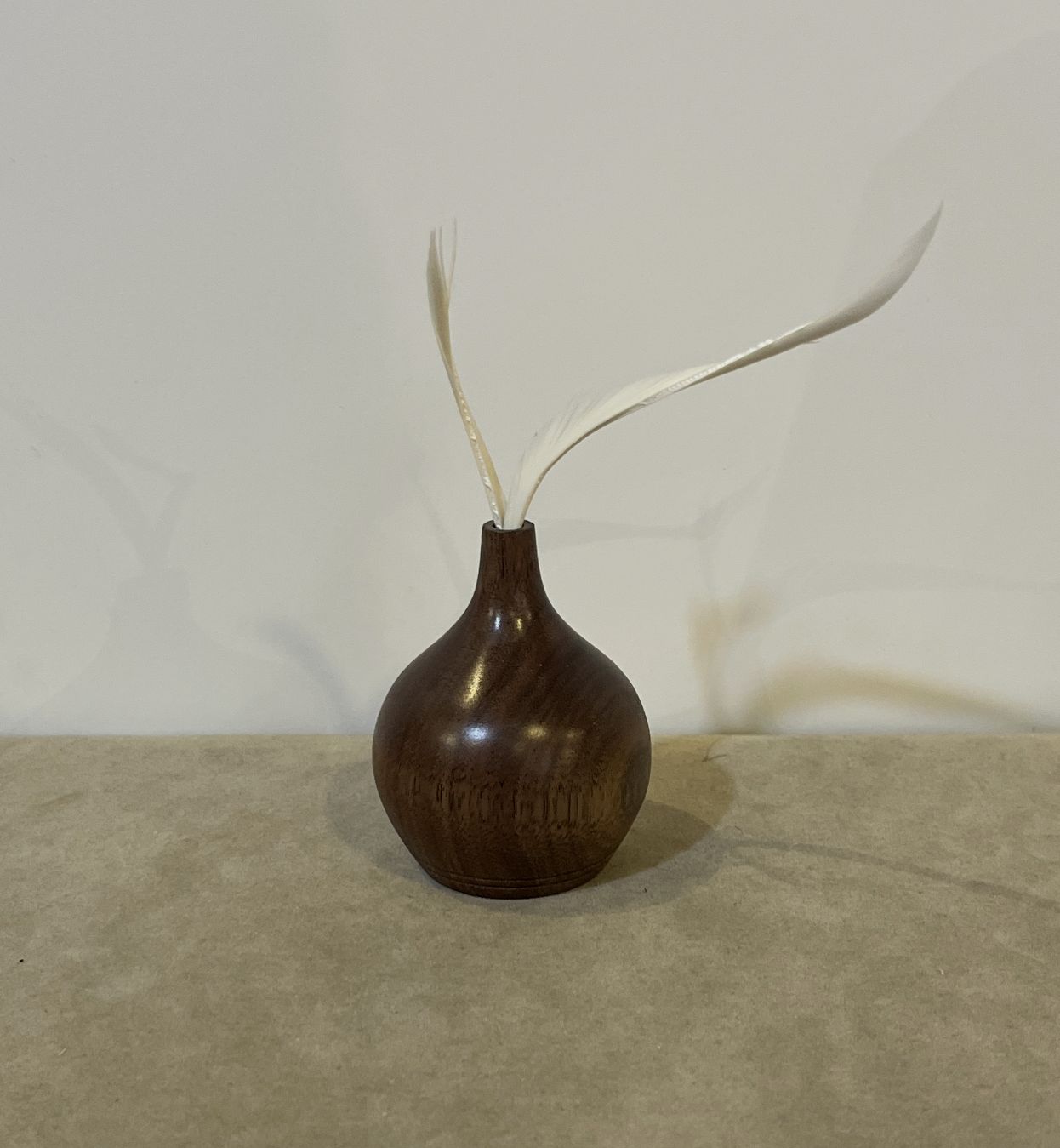 Russell Small Vase w/ Feathers