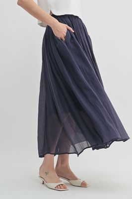 Crinkle Woven Maxi Skirt in Navy