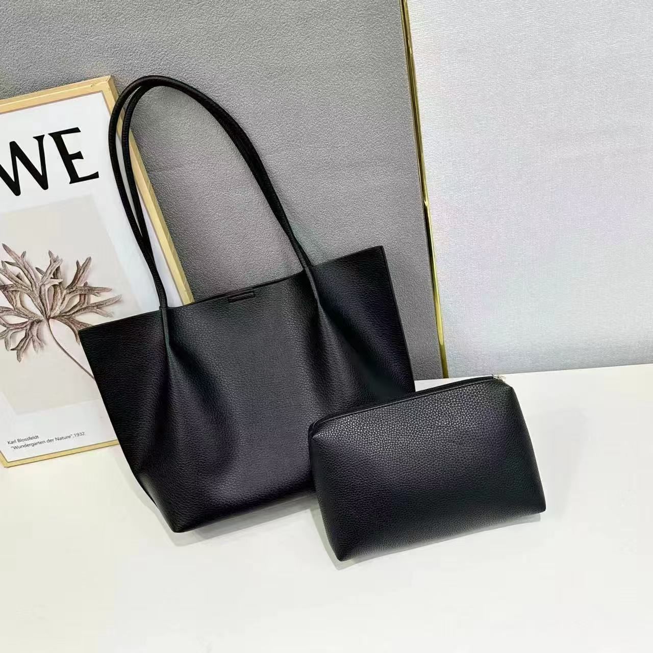 Tote Bag in Black
