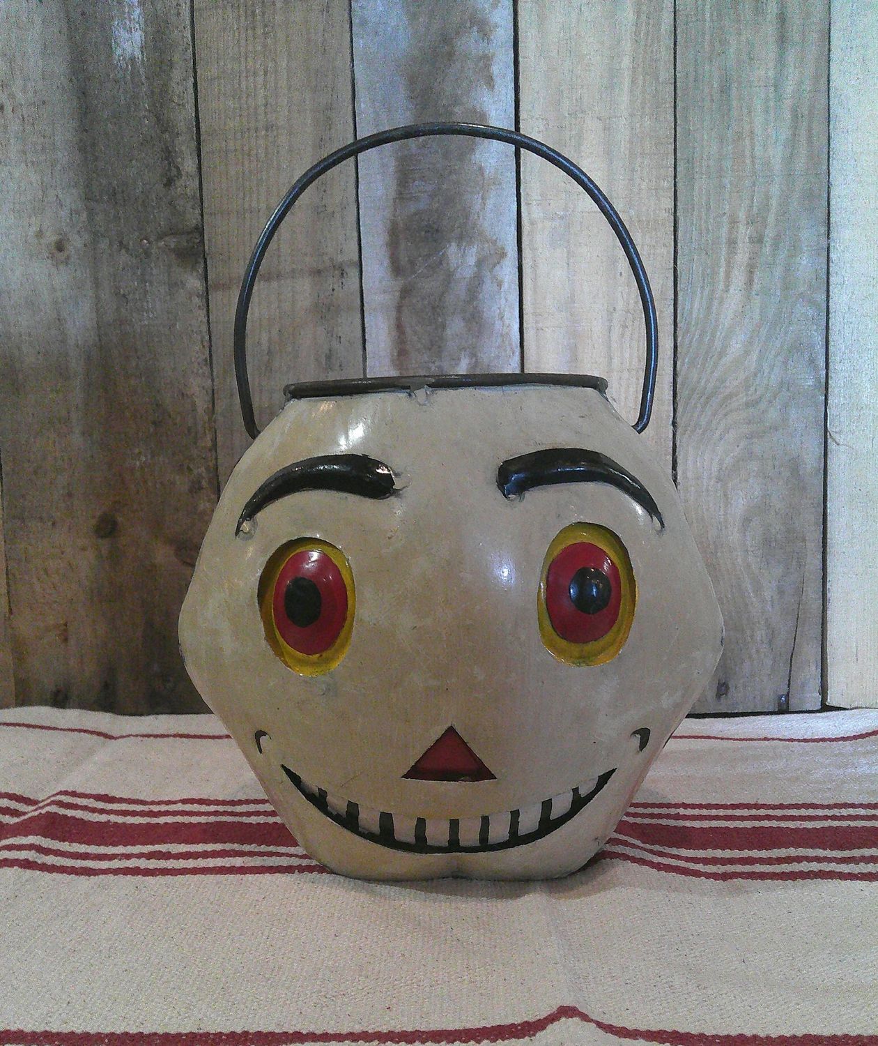 Skull Candy Pail