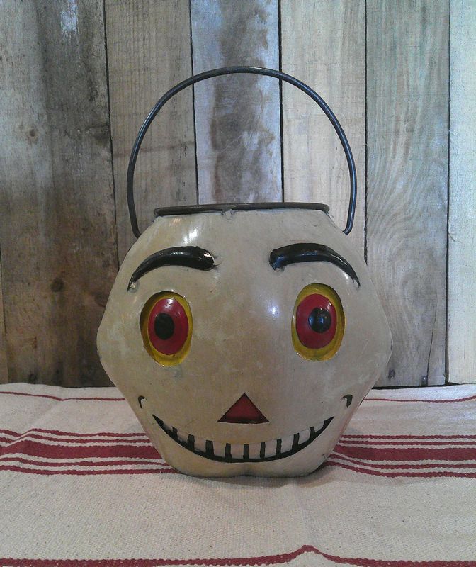 Skull Candy Pail