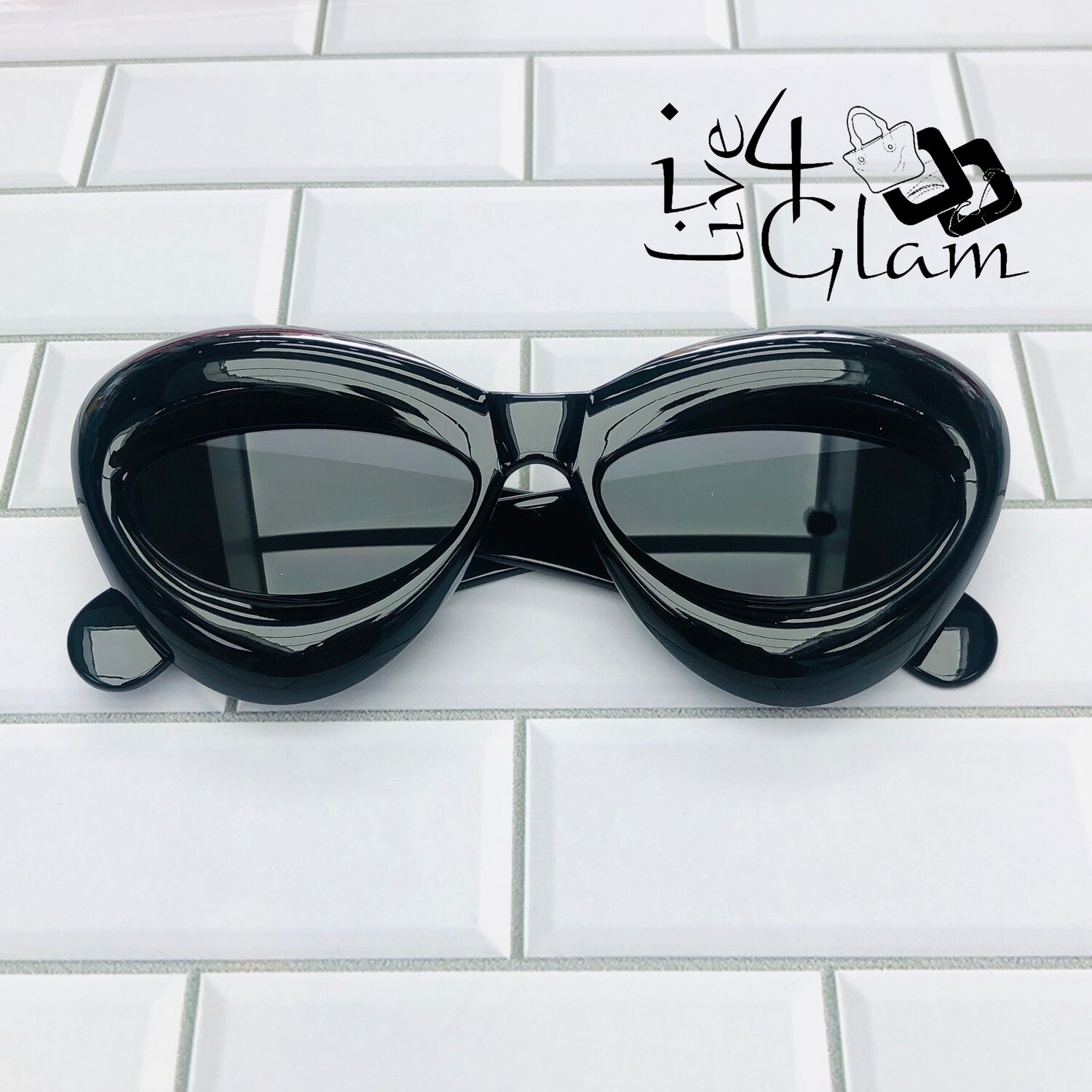Chunky Oval Sunglasses , Color: Black