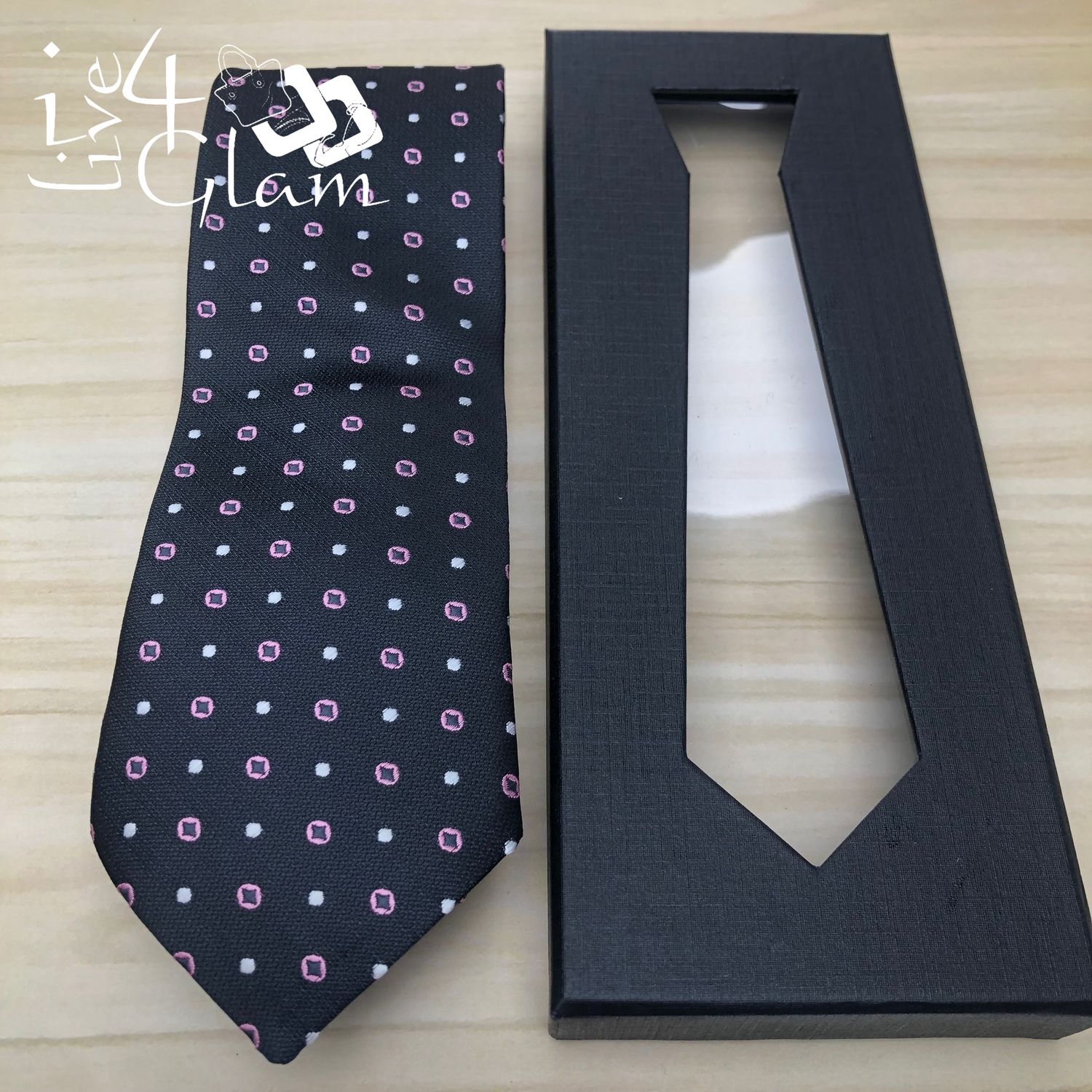 Men&#39;s Tie Black w Pink Circles